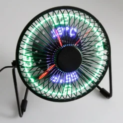 15cm Mini USB-Tischventilator Ventilator Aus Metall Mit LED-Animation Für Temperatur Und Uhrzeit - Stufenlos Neigbar Um 360°, Energiesparend, Extrem Leise